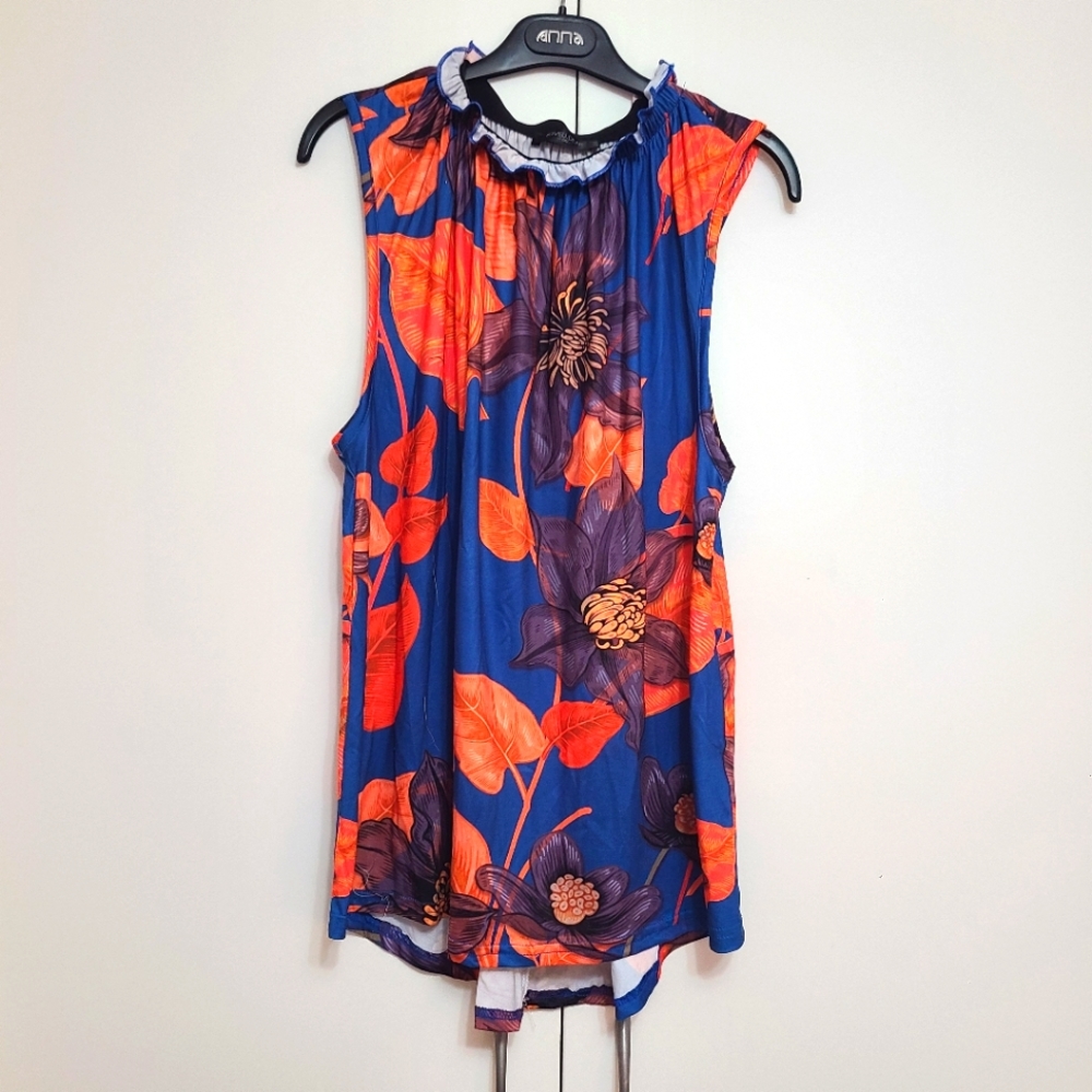 NWOT 1X sleeveless stretch summer floral top